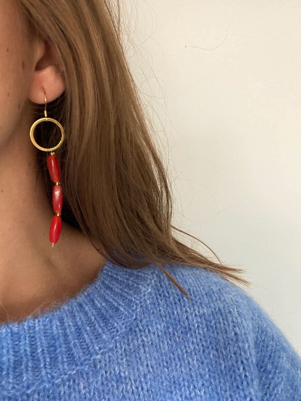 Glass beads earrings in red