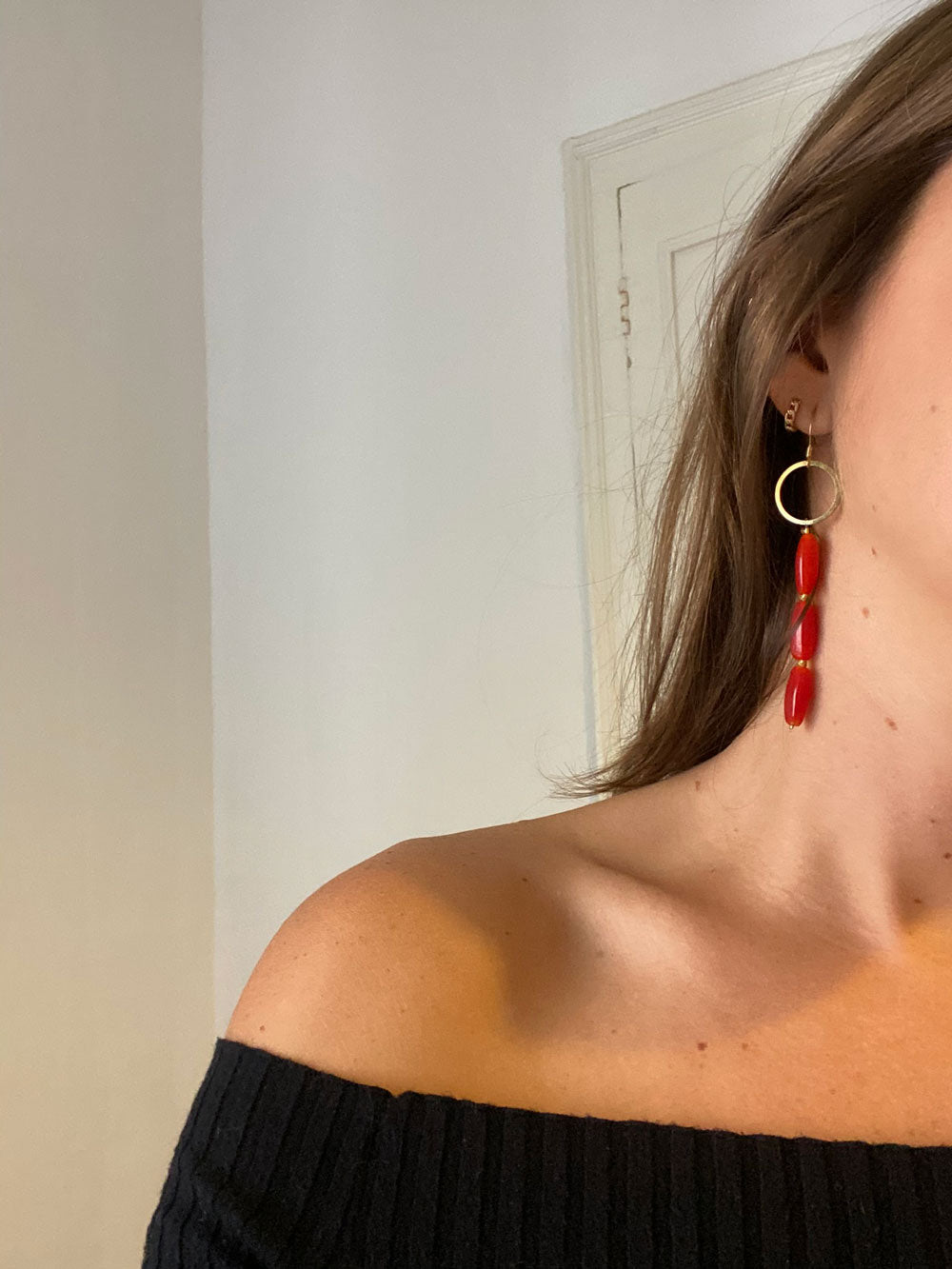 Glass beads earrings in red