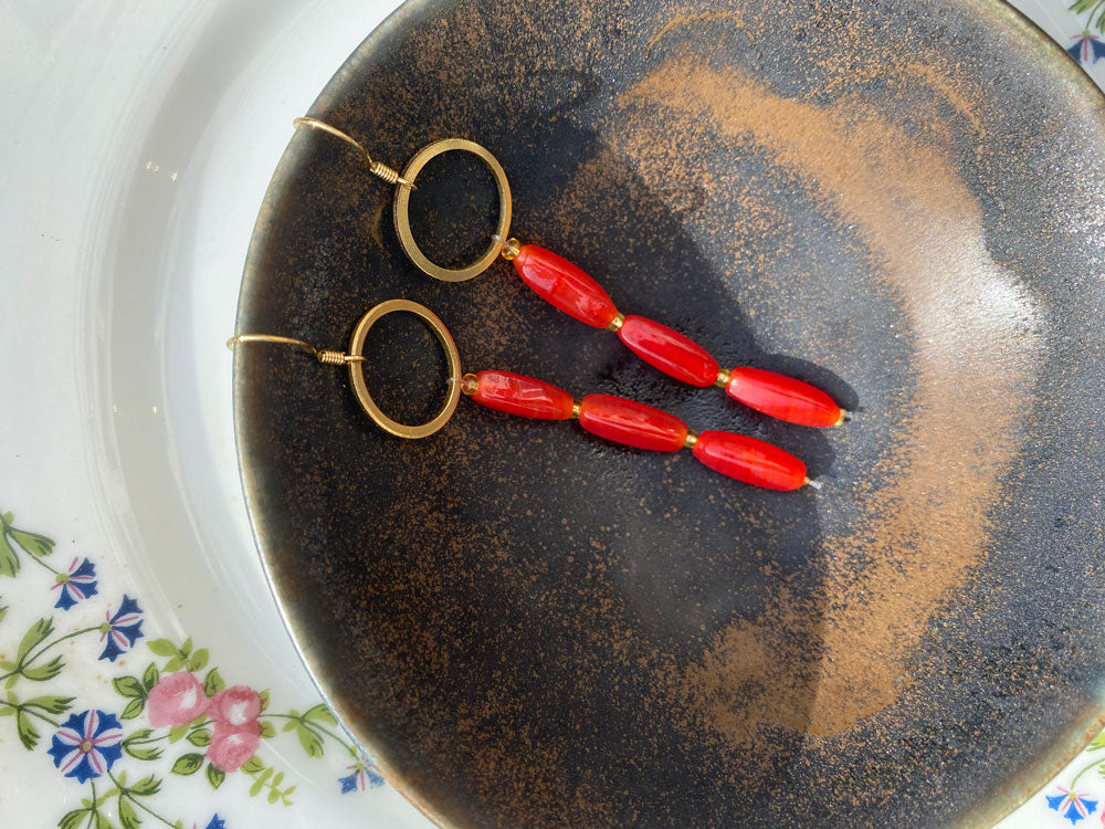 Glass beads earrings in red