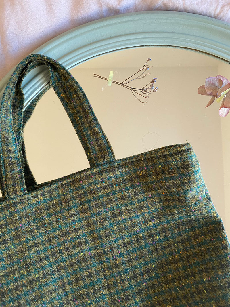 Houndstooth shopper bag in green