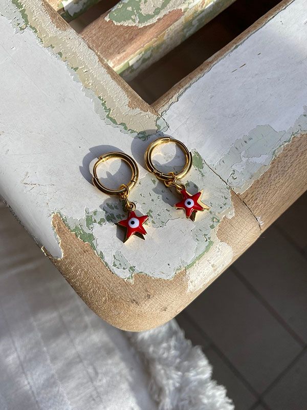 Red star earrings