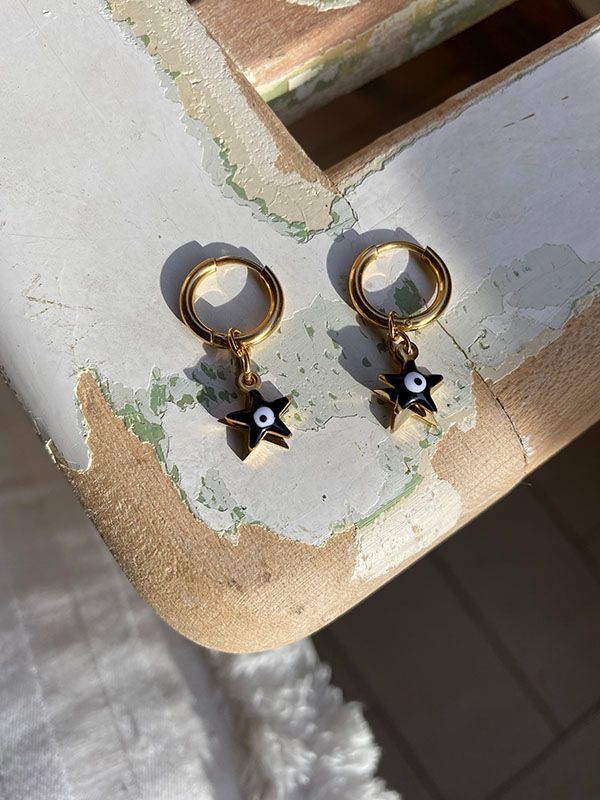 Black star earrings