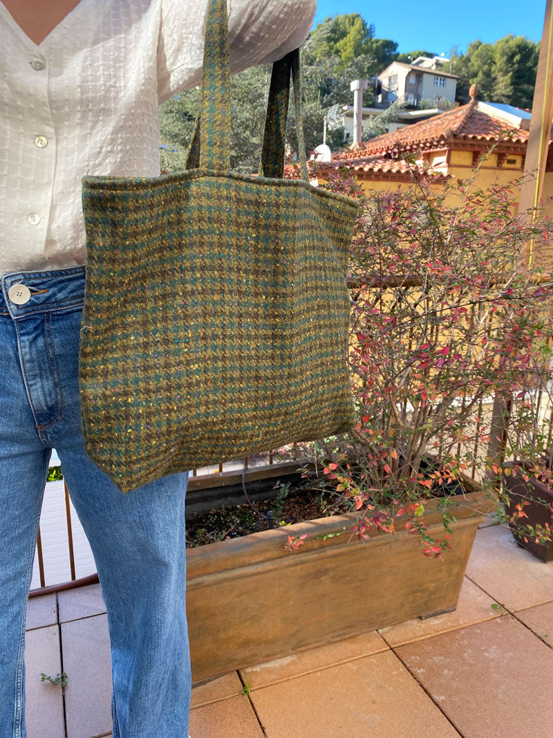 Houndstooth shopper bag in green