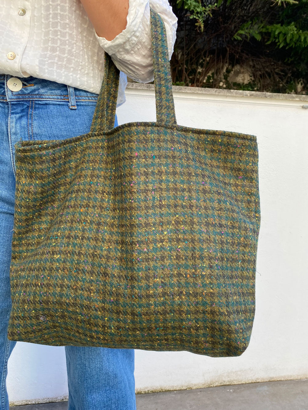 Houndstooth shopper bag in green