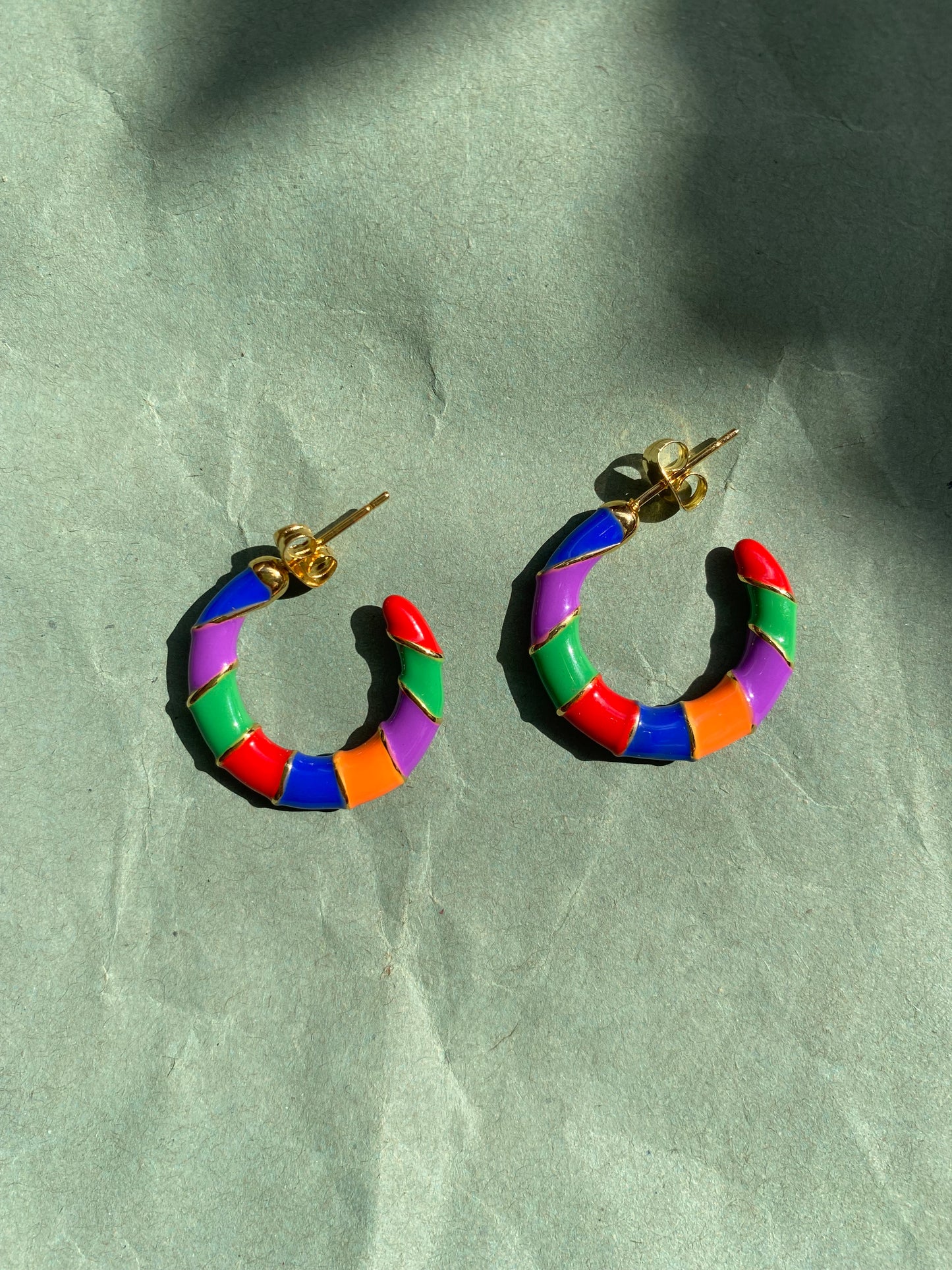 Rainbow hoops