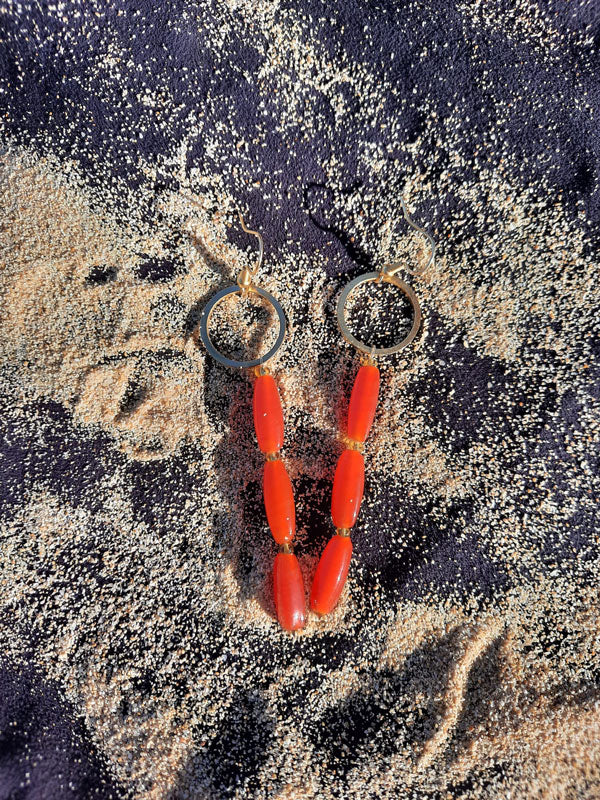 Glass beads earrings in red